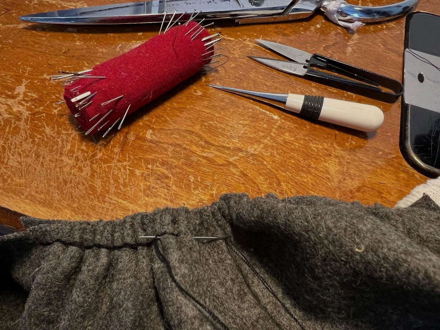 It has been ages since I gathered the waist of a pair of breeches. I had forgotten how satisfying it can be. This is a pair of trunkhose for the cover of the revised and expanded Doublet book coming out this June. I&rsquo;m so excited to get these cl