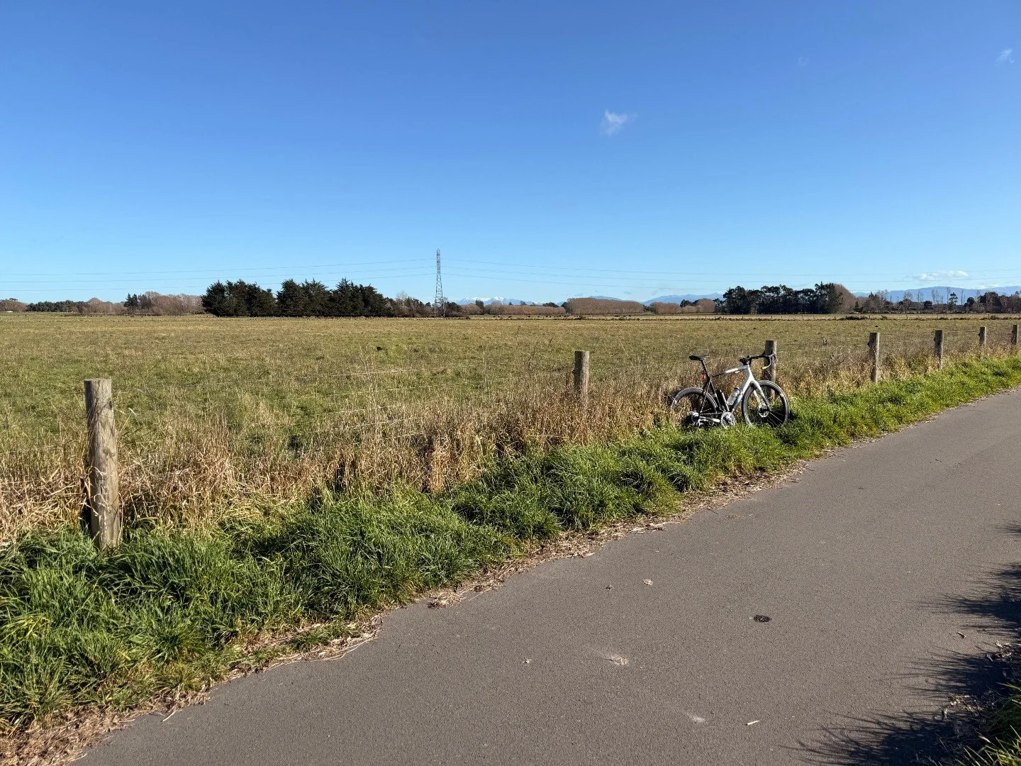 Two rides. Two bikes. Same idea.
Explore more, ride further, and enjoy the freedom that comes with effortless power.
Gravel or road, forest or open fields. Duo keeps the pace wherever your ride takes you.