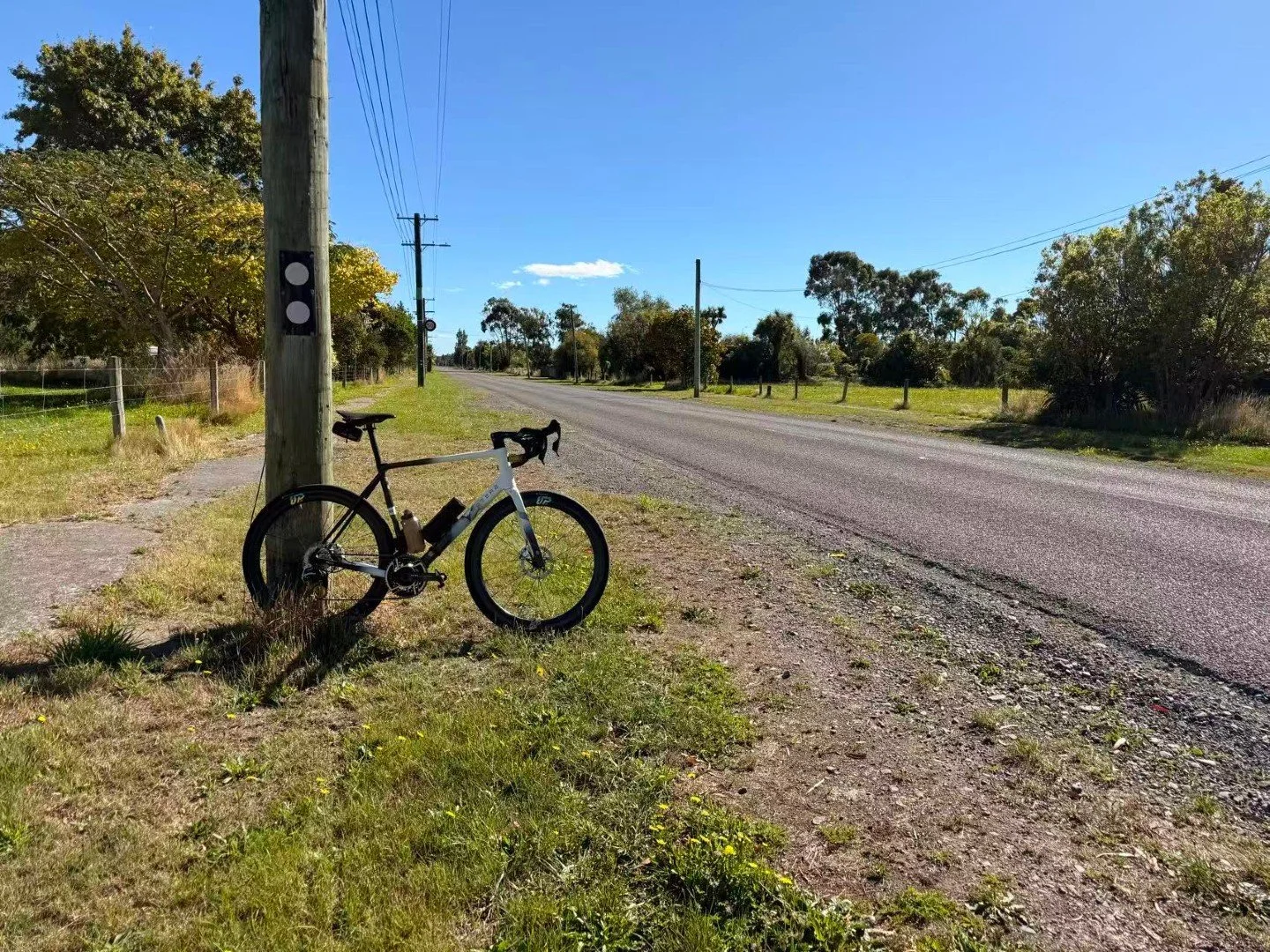 Funny how a bike ride can change your whole day.

You head out feeling a bit flat. Work on your mind. Legs not quite there.

Then after a few minutes everything settles in. You find a rhythm, the road starts rolling under the tyres, and suddenly thin