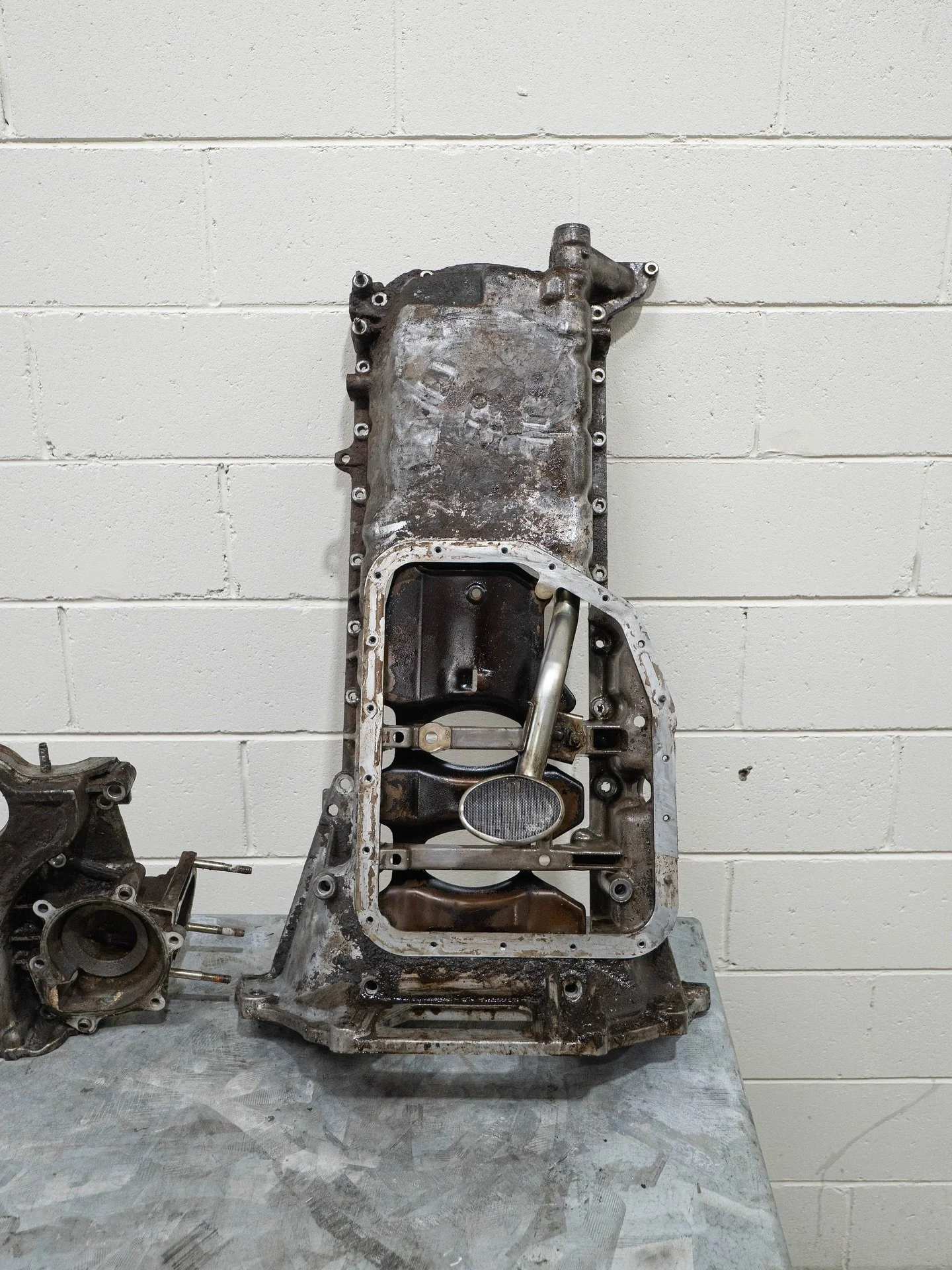 Swipe Right For Transformation ➡️ 
80 series Landcruiser timing cover and upper sump laser cleaned ⚡️ 
Dm us for a quote 📩
#lasercleaning #laser #restoration #automotive