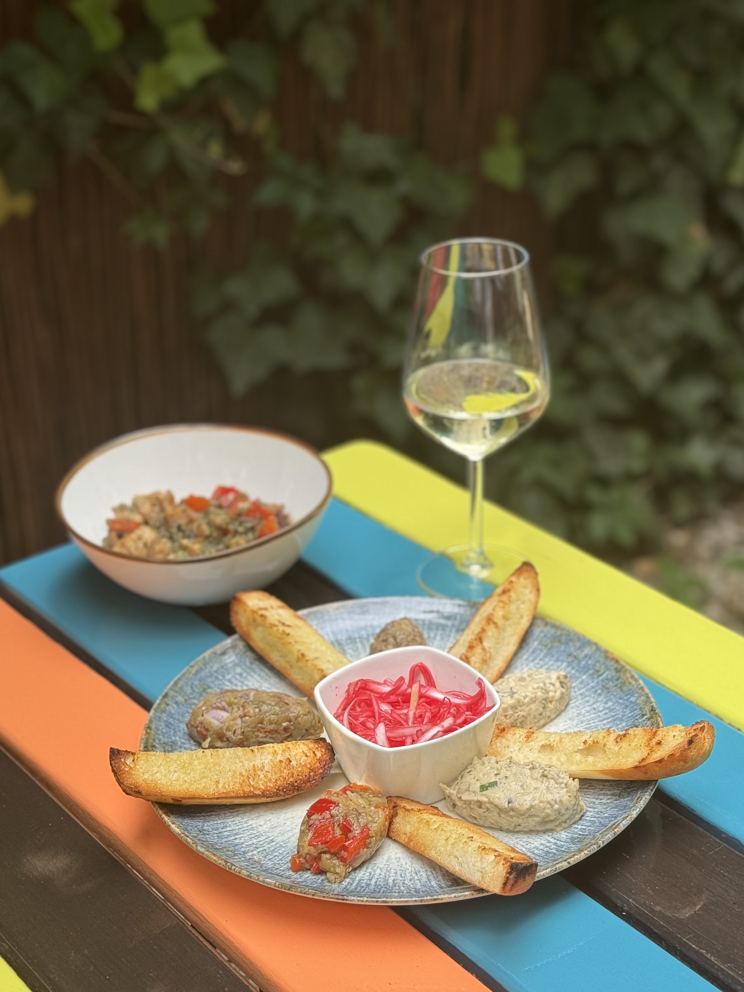 Vânăta vedetă