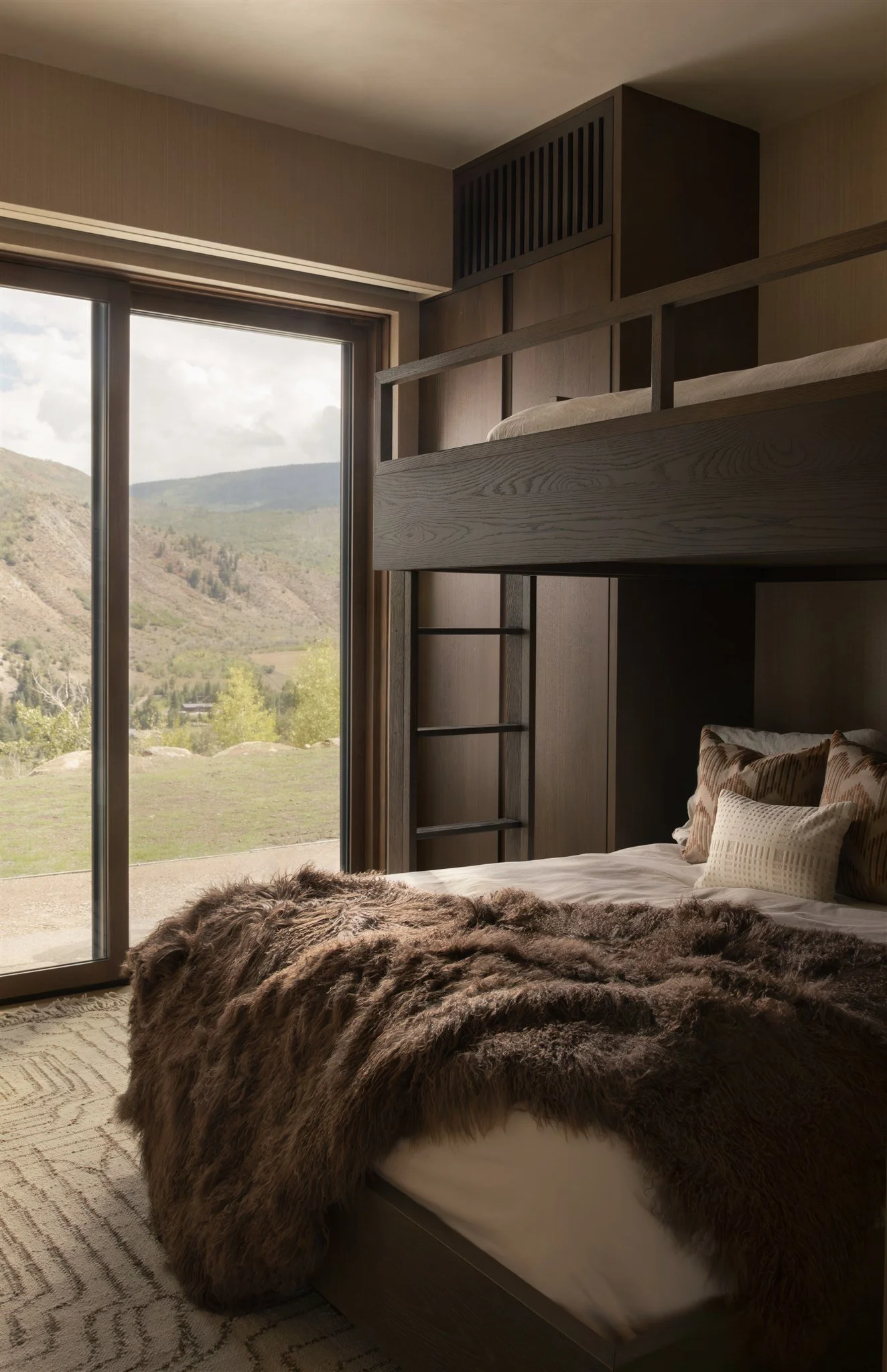 kyliefitts_honedstudioxocg_2000wlakecreekrd-harryhood_1.jpg