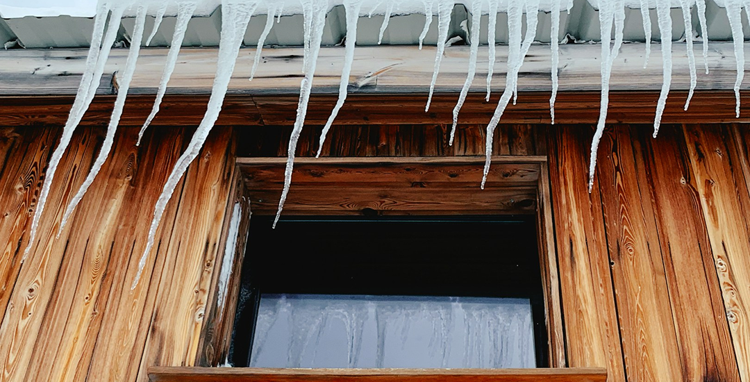 How to Protect Gutters from Ice and Snow in Winter