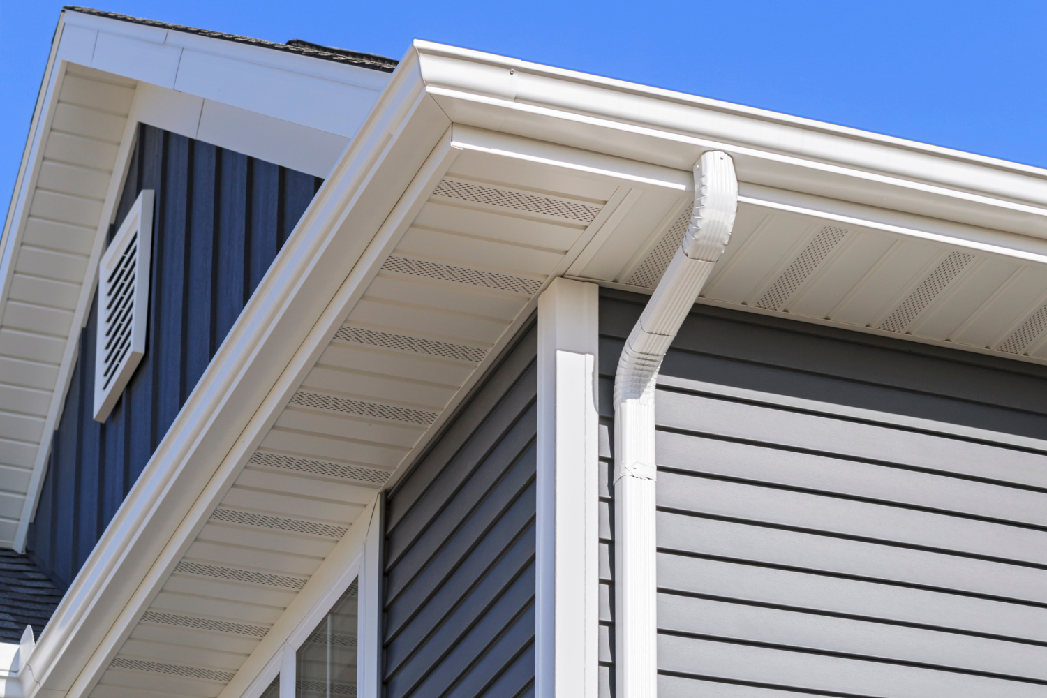 Why Local Climate Matters When Choosing Gutter Materials in South Carolina
