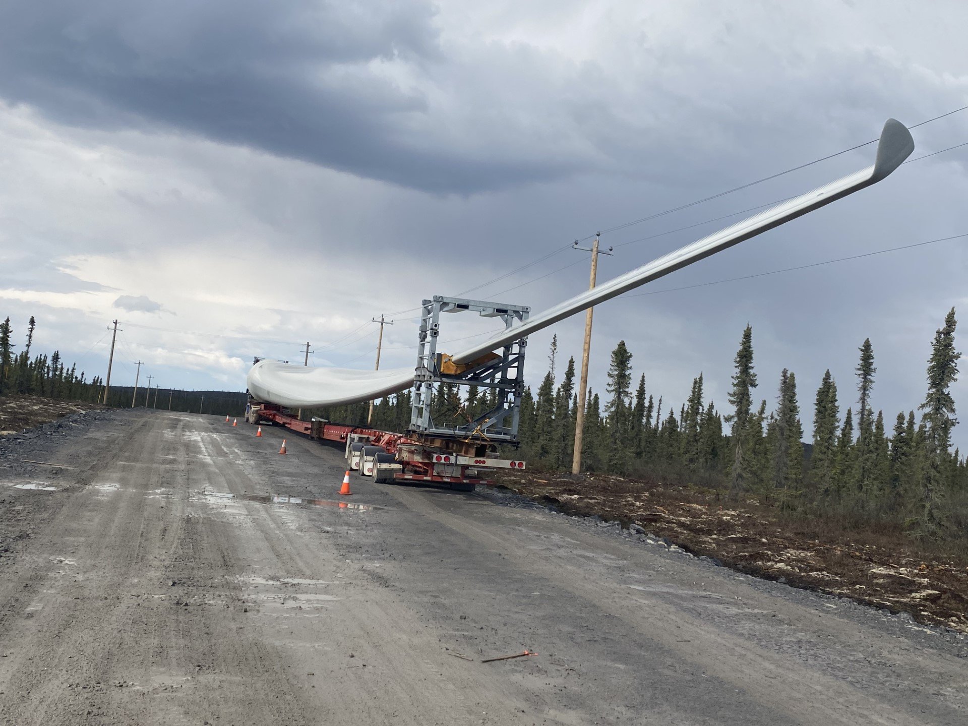 On May 29, the first turbine blade arrived onsite