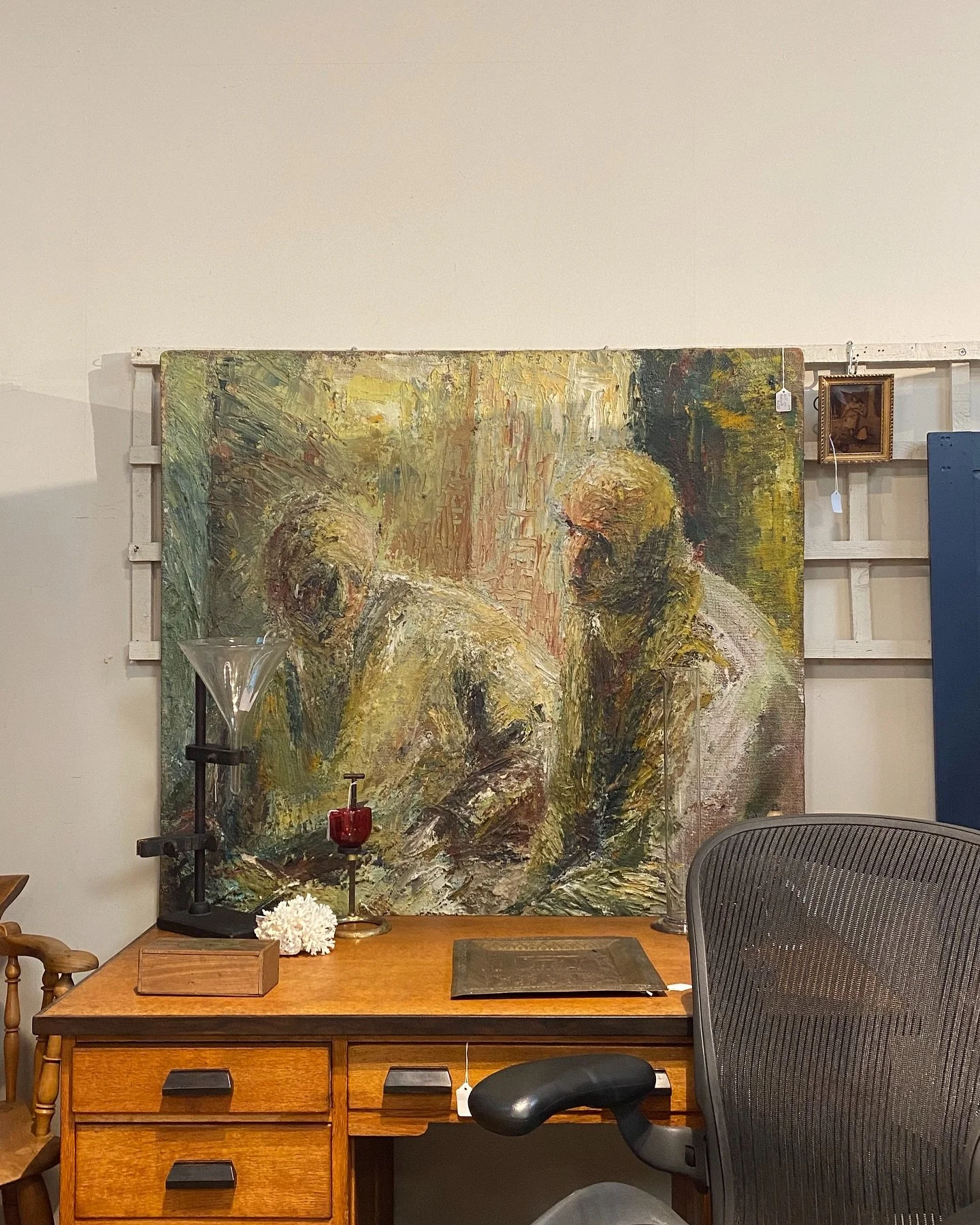 Ok this painting is a great price considering the size but is it just too creepy to have on the wall? I think I know the answer&hellip; 👻