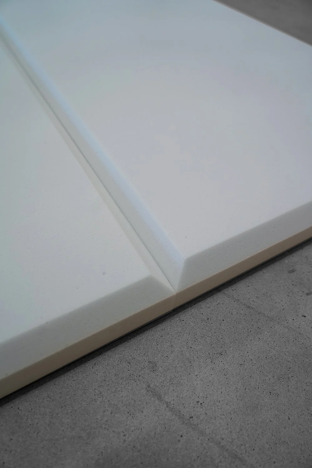Basotect_Plus_Lichtgrau_Akustikschaumstoff_Melaminharz_Schaumstoff_Bauakustik_Raumakustik_Interschall_Handel-für-Bau-und-Raumakustik_28.jpg