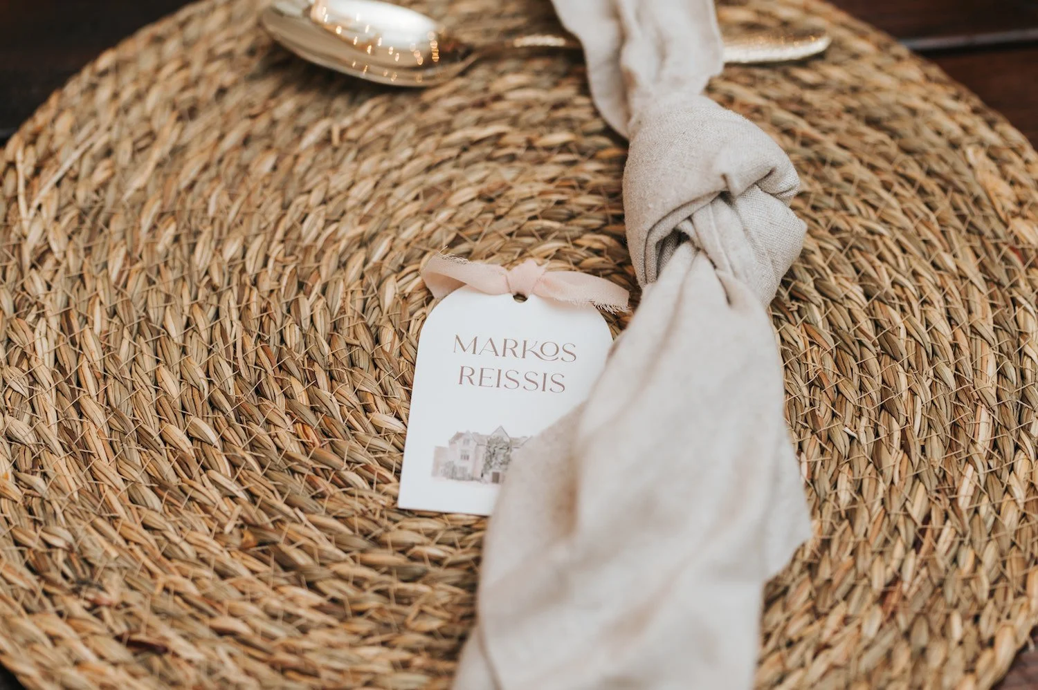 Lauren-Daisy-bespoke-watercolour-wedding-stationery-cotswolds-place-cards-ribbon-hyde-house-1.jpg