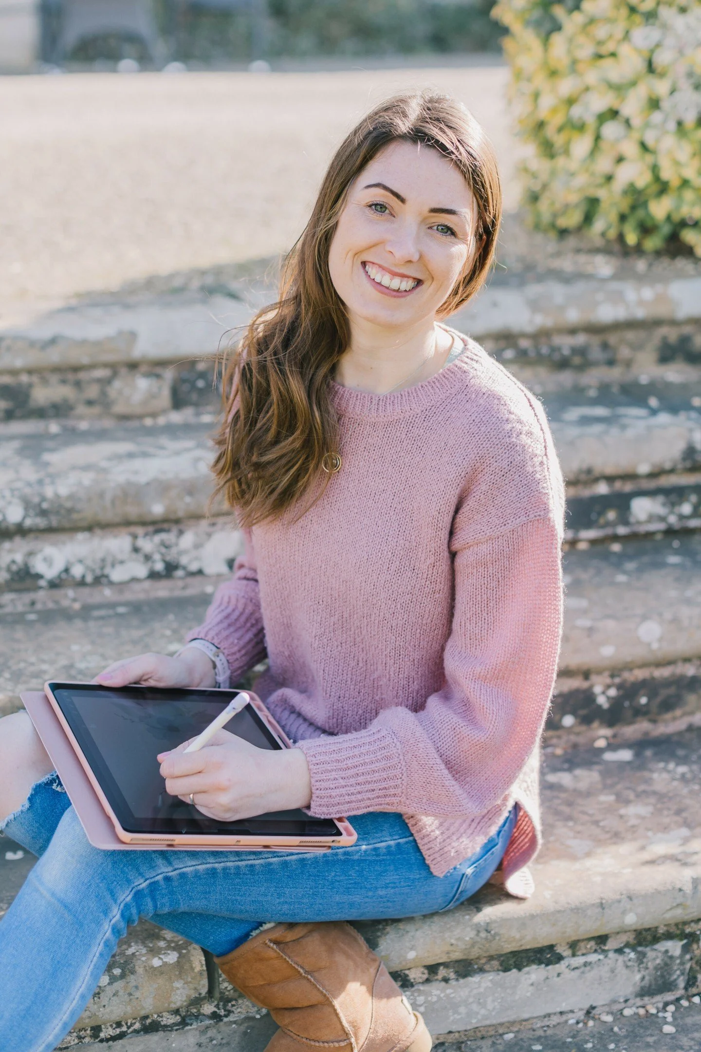 Hi, I&rsquo;m Lauren, designer, stationer and lover of all things paper, ribbons and romantic details 🥰

A few things you might not know about me:

🌸 I started Lauren Daisy after falling head over heels for stationery when planning my own wedding.
