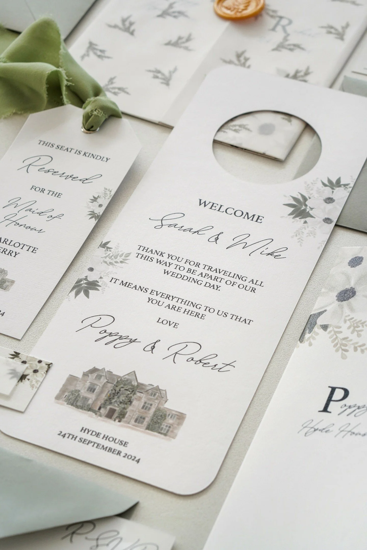 👆🏼 The cutest little detail you didn't know you needed for your wedding day. 

One of my favourite past projects? Welcome and thank-you door hanger signs for guest rooms!

Think of the classic &ldquo;Do Not Disturb&rdquo; hanger you see in a hotel 