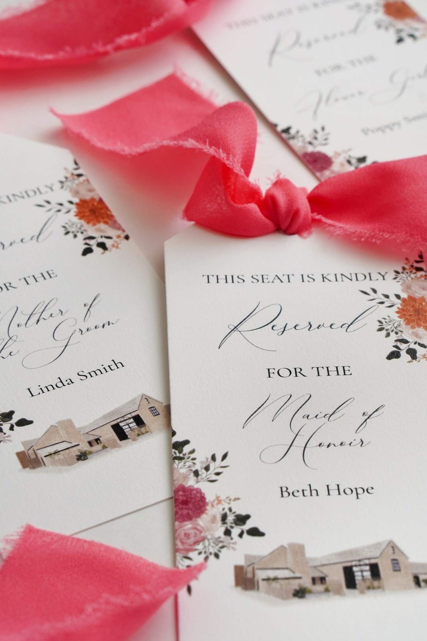 The Merris Court collection is made for couples who want their stationery to feel full of personality from the very first moment. What I love about this collection is that it feels elegant while still having a bit of fun. Romantic, but still full of 