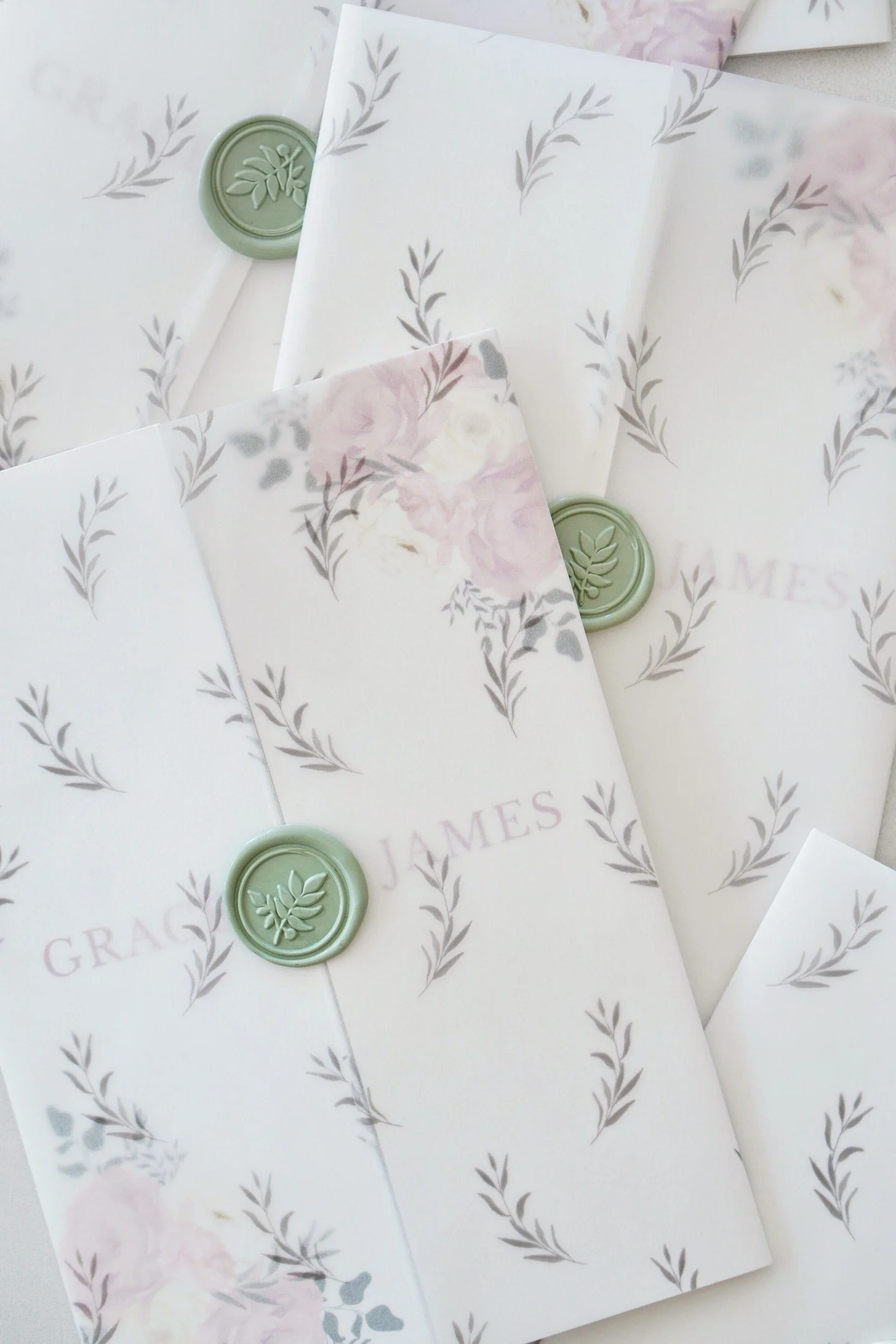 There&rsquo;s something so lovely about a vellum wrap (and no, I swear I'm not bias). It adds that extra layer of detail before your invitation has even been opened, creating a soft, elegant first impression for your guests. It turns your stationery 