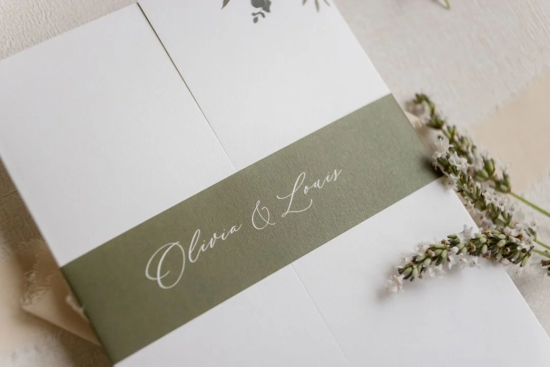 T i m e l e s s 🕊️

O &amp; L's wedding suite was the epitome of elegance. Crisp white card, classic typography and that soft sage wrap worked together so beautifully, creating an invitation that felt traditional with a fresh modern feel.

I love ho