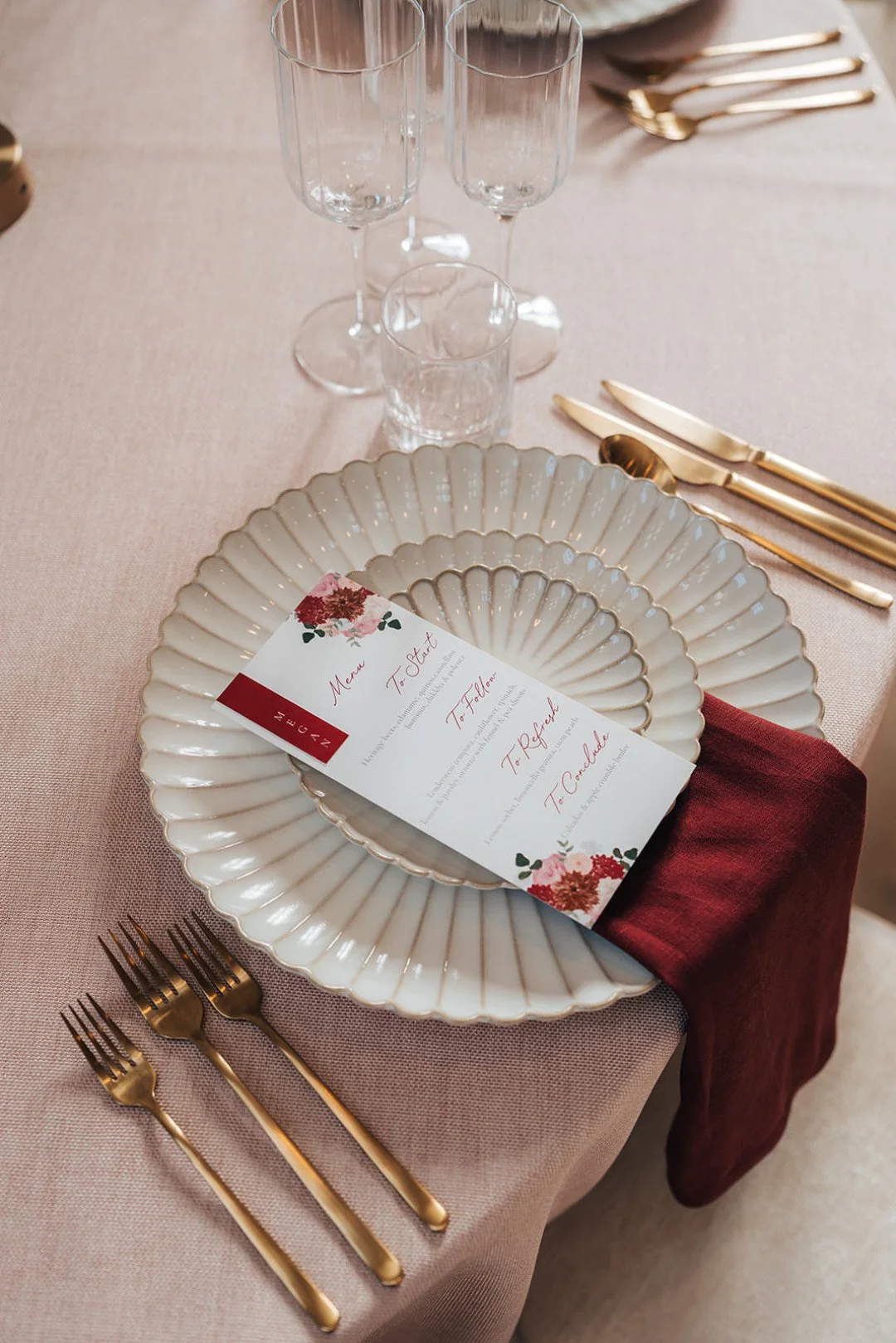 Soft, romantic and quietly luxurious &mdash; this one has my whole heart 🌹

This styled shoot at Merriscourt was a dream to be part of. Blush linens, gold cutlery, little table lamps glowing warmly, and the most beautiful deep red and dusty rose flo