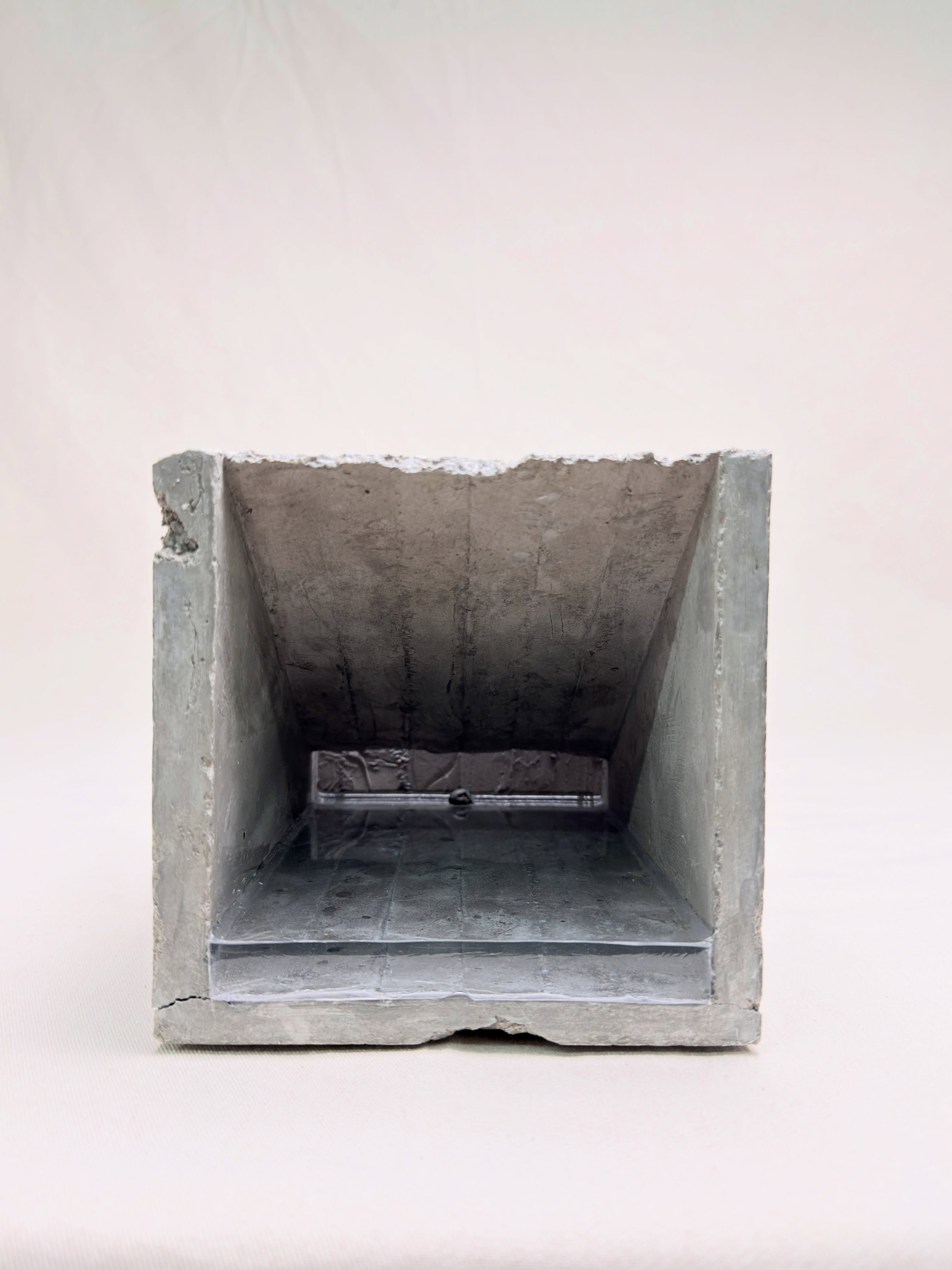 &lsquo;Light of Hope&rsquo;, Concrete, clear resin and polymer clay, 2025. 

Selected for the St Ives Society of Artists&rsquo;s Christmas Open Exhibition 👉 @stivessociety 

If you are interested please send me a DM, email at sculpture.cec@gmail.com