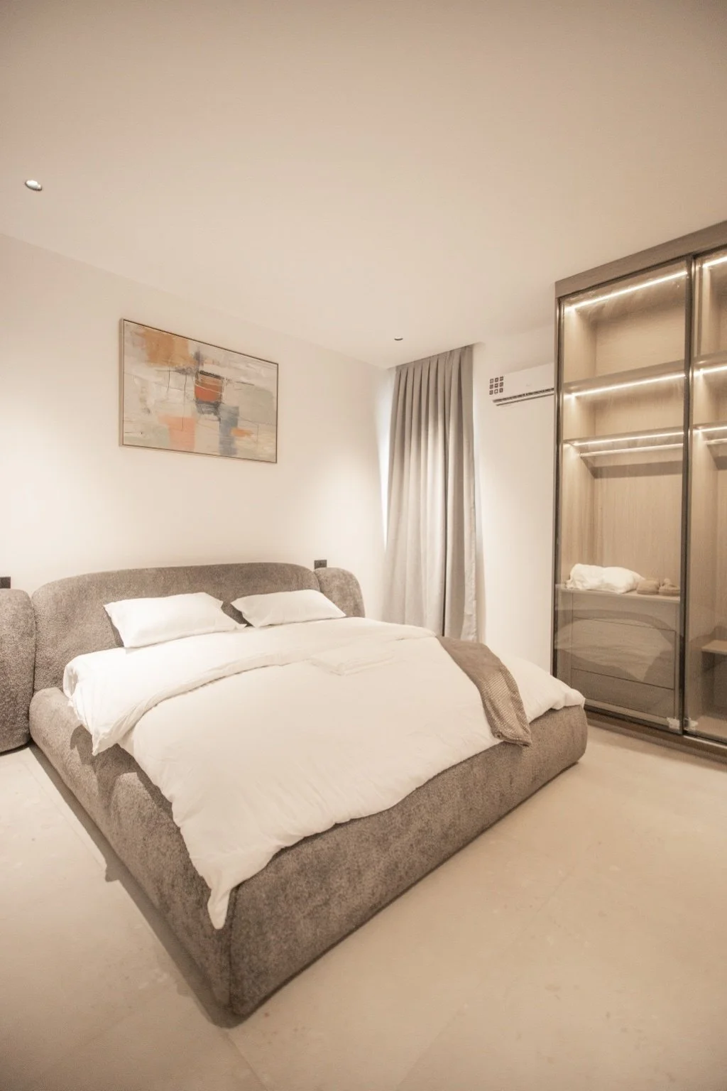bedroom_under_20mb.jpg
