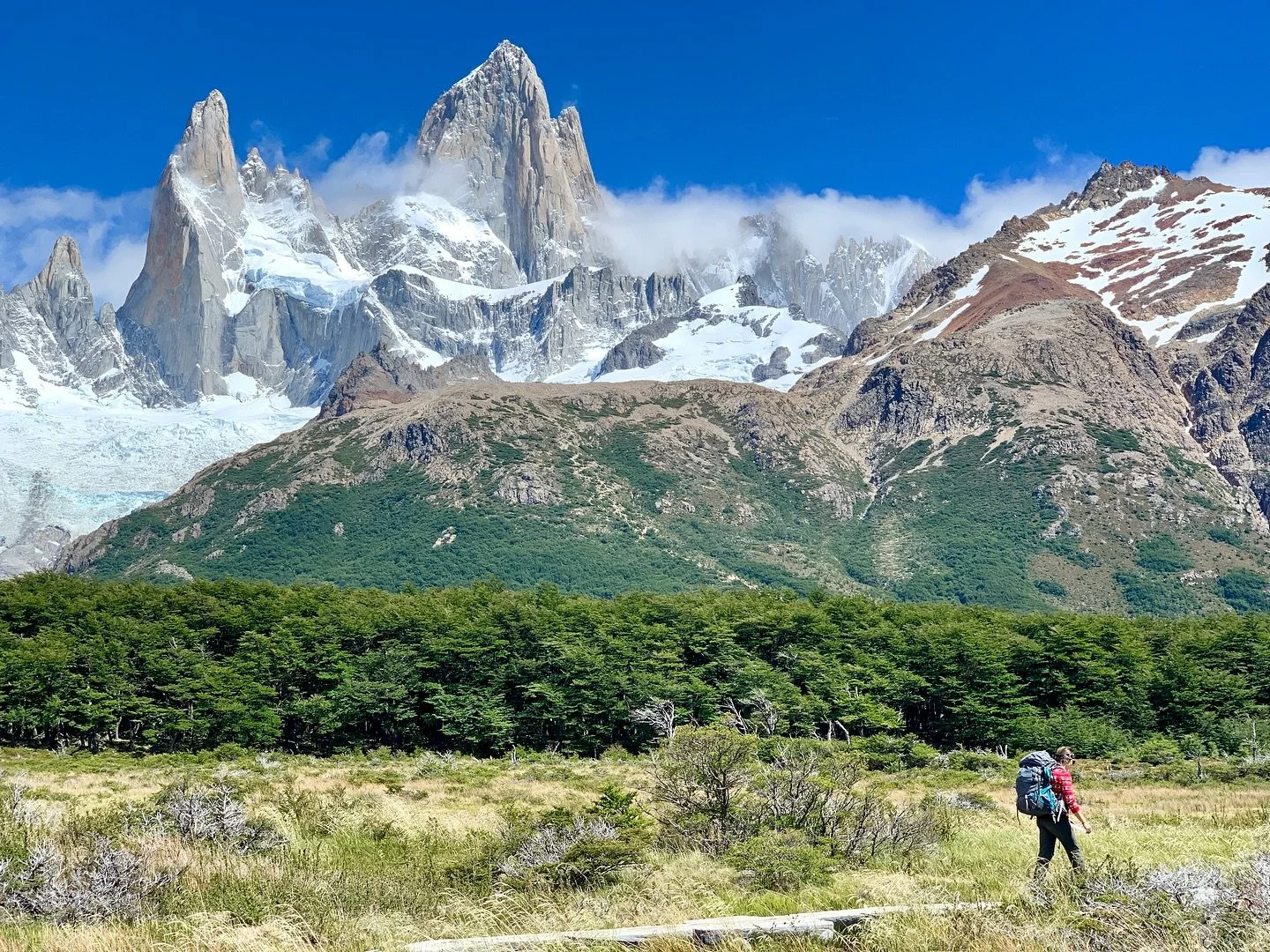 As far as Christmas&rsquo;s go, this has a spot in my top 3! We woke up on Christmas Day to blue skies (thanks, Santa!) and made our way toward Mount Fitz Roy (Christmas jumper on, obviously). We could not believe our luck that the weather gods had g