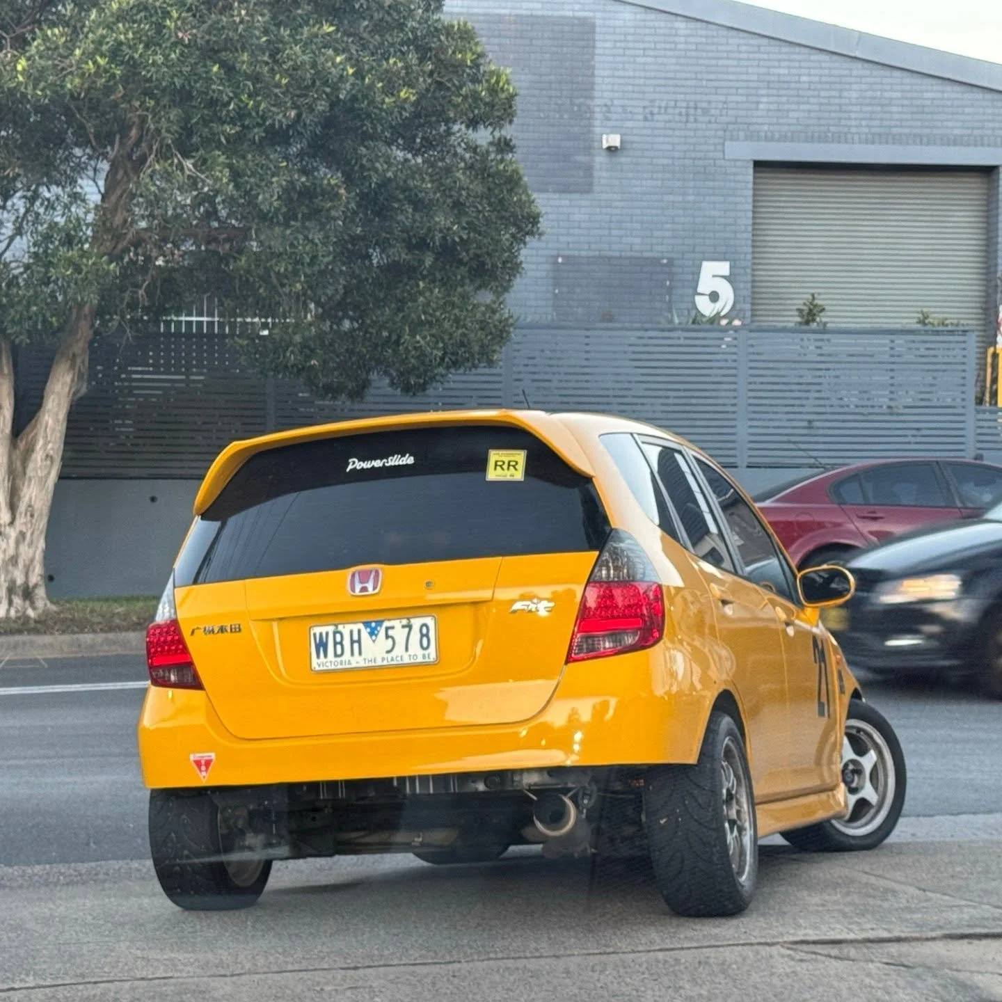 @carbonsix_ 's front end aero fin8shed just in time, now @winton_racewaay bound for Round 2 of the (L Series / @dseriescupl this weekend with @trackschool 

DM @race_division  for all your Jazz upgrades 🔥