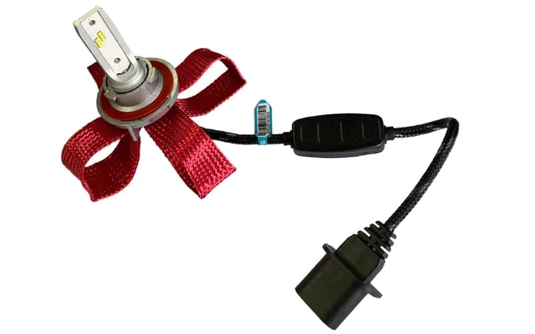 Gen3-LED-Light-Bulb-with-Decoder-and-OEM-Plug.jpg