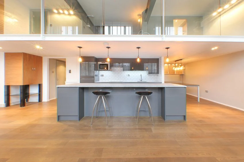 5) Kitchen 2.jpg