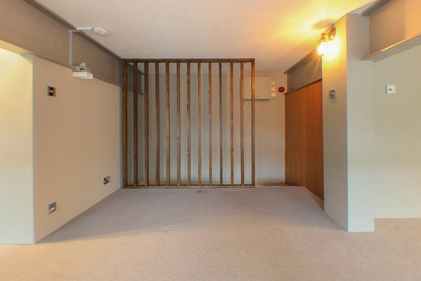 7) Bedroom .jpg