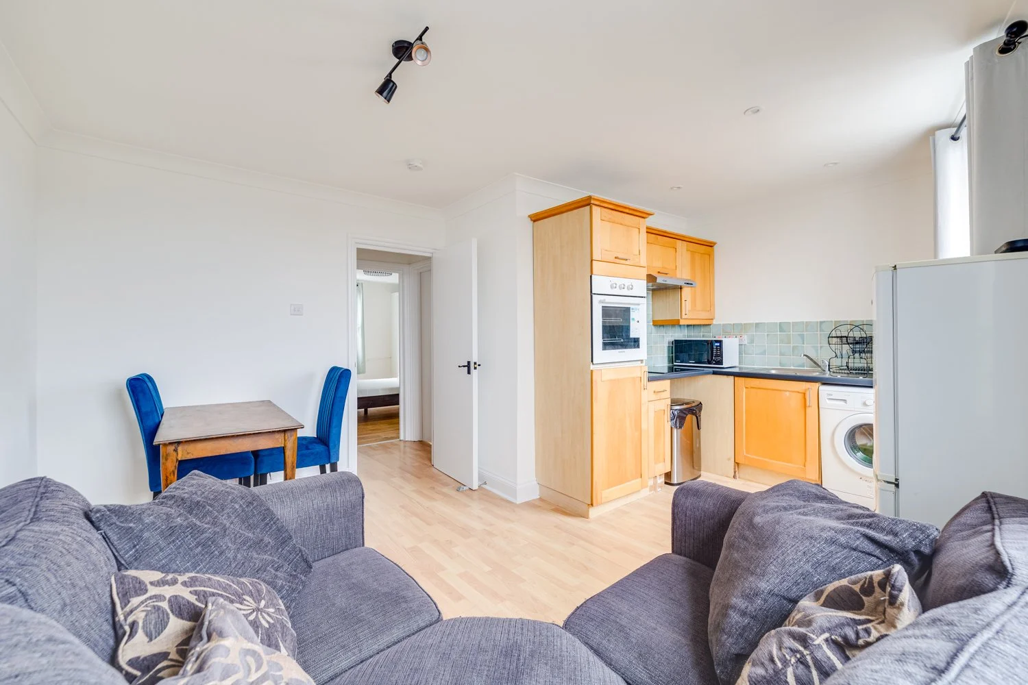 2) Living Room 1.jpg