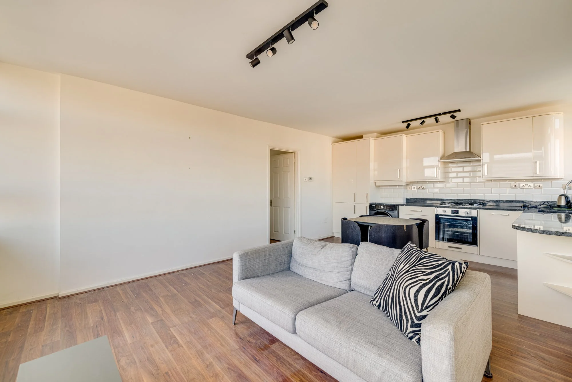 4) Reception Room.jpg