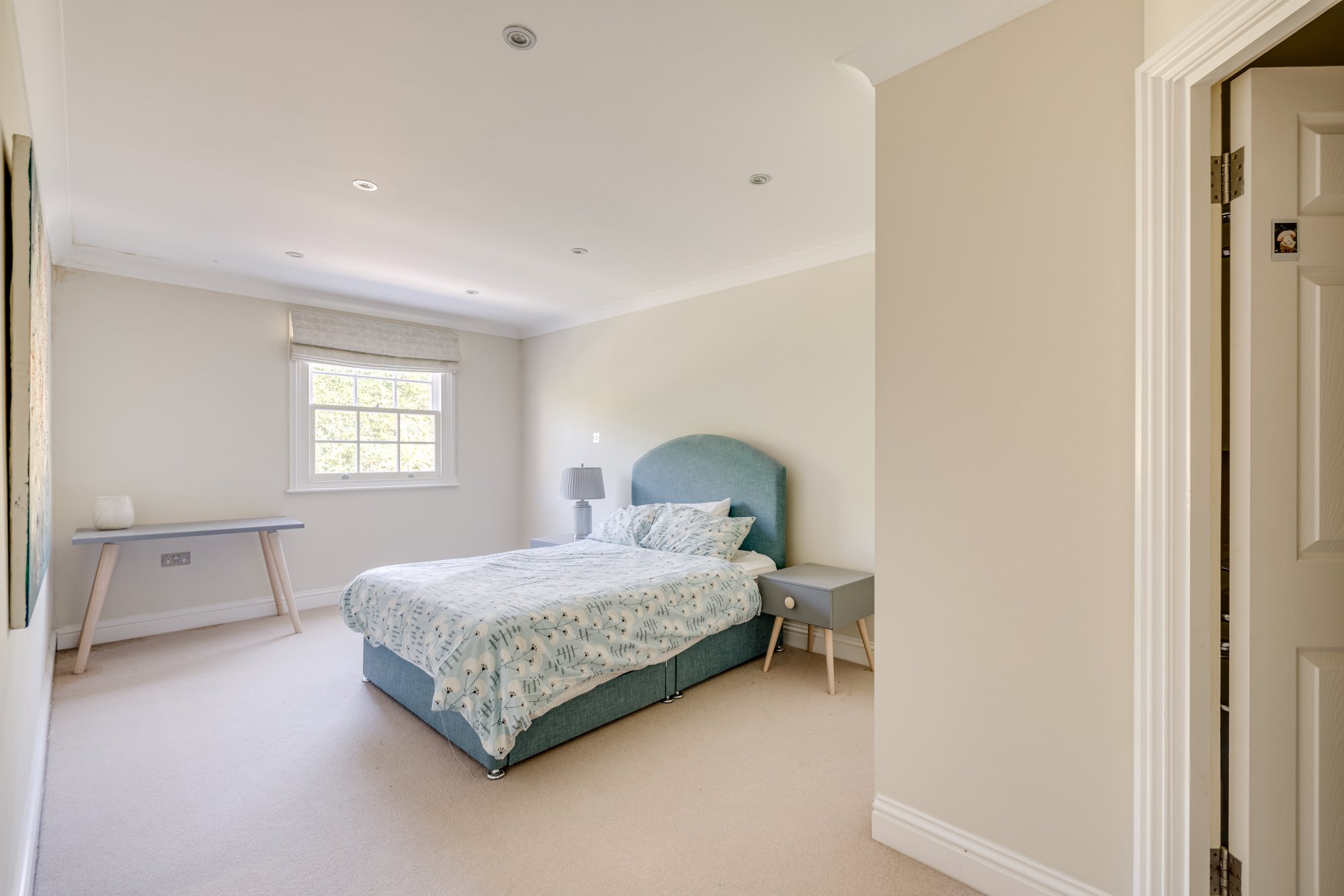 Bed 1.jpg