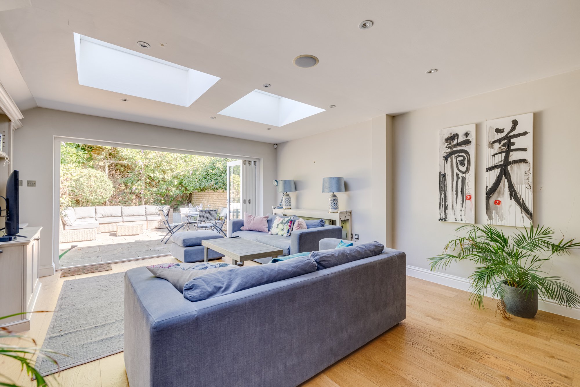 Living Room 2.jpg