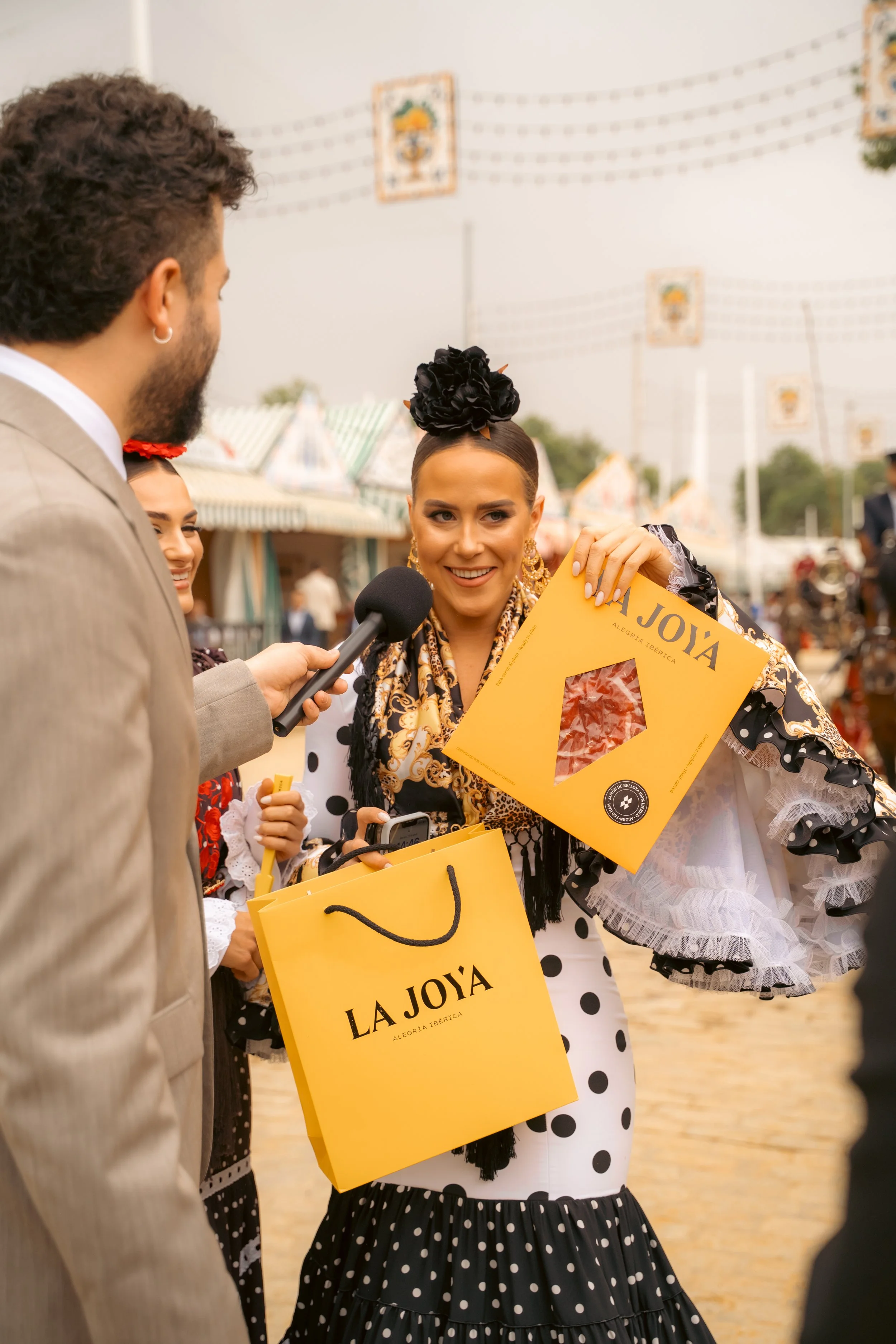 La Joya en la Feria de Sevilla: alegría ibérica entre volantes, abanicos y mucho arte