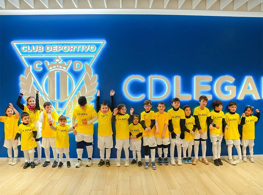jornada deportiva infantil promoviendo valores de equipo