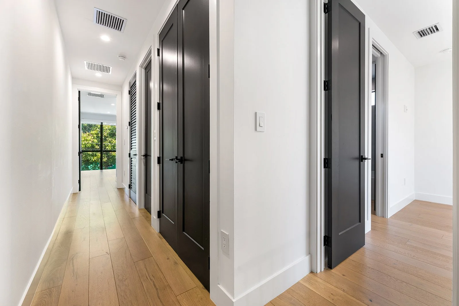 227-NE-39th-St_1oakstudios_23.jpg