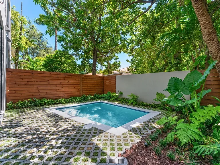 3268Gifford-11.webp