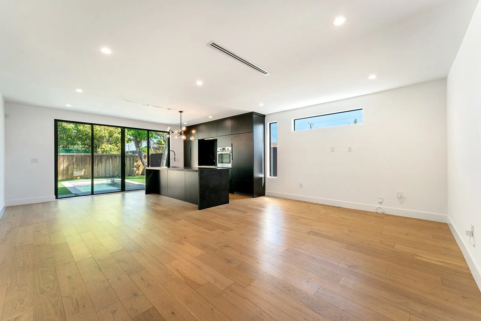 227-NE-39th-St_1oakstudios_03.jpg