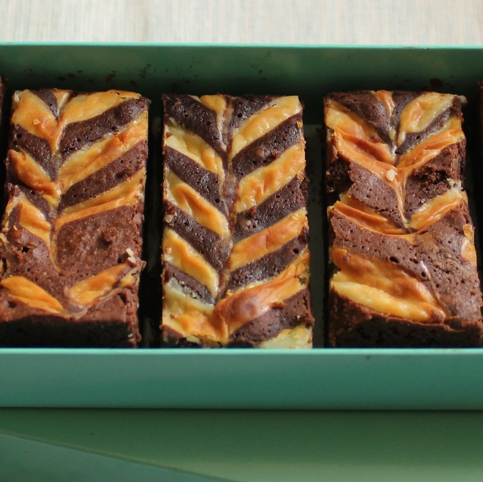 IMG_7568 zoom 9 box cheesecake.JPG