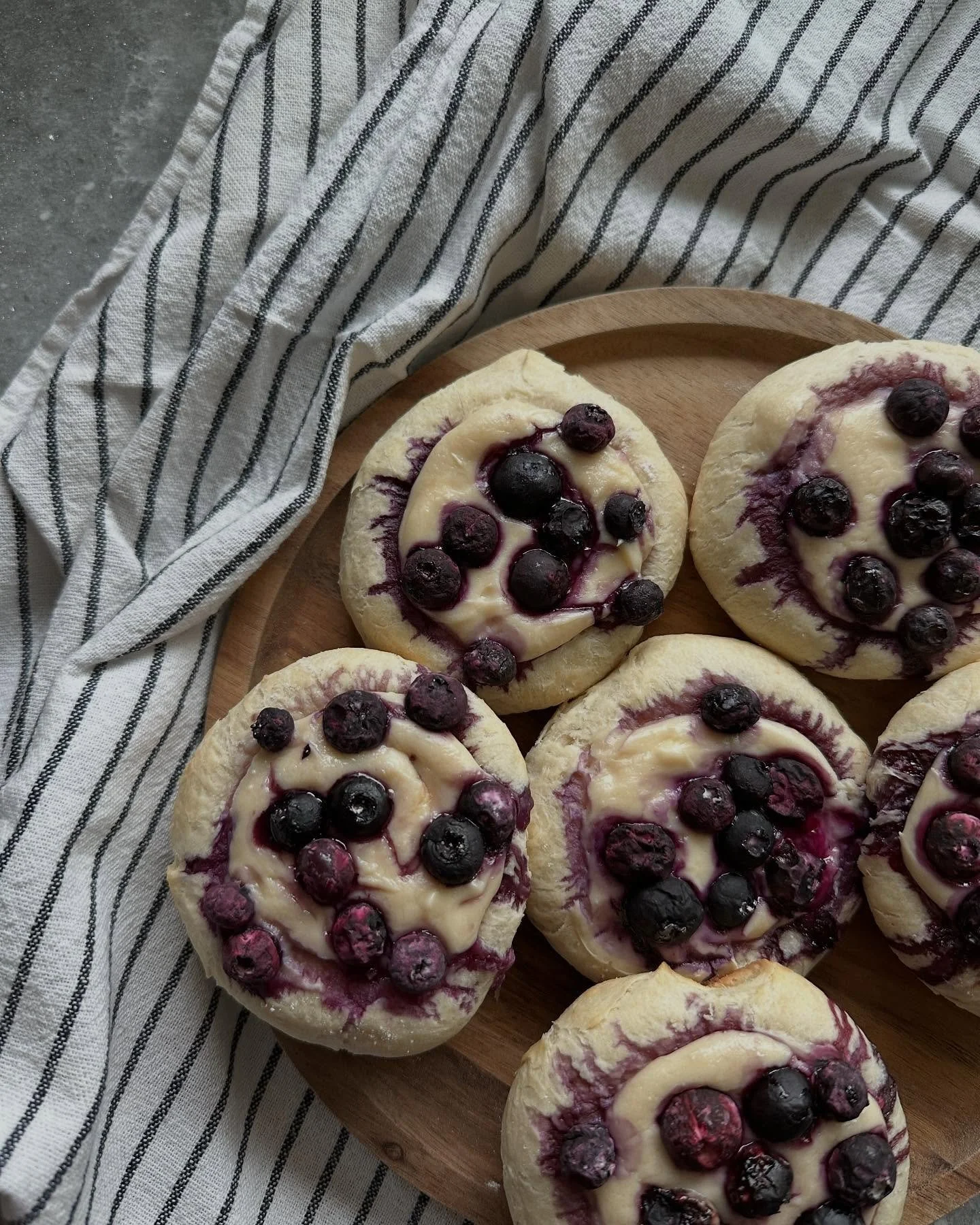 Spring has officially sprung! 🌸 We&rsquo;re so pumped to kick off the spring season with @strawberryswingkc at this year&rsquo;s Spring Fest featuring some of our newest spring menu items!

Our newest items to the menu include:
- blueberry cream che