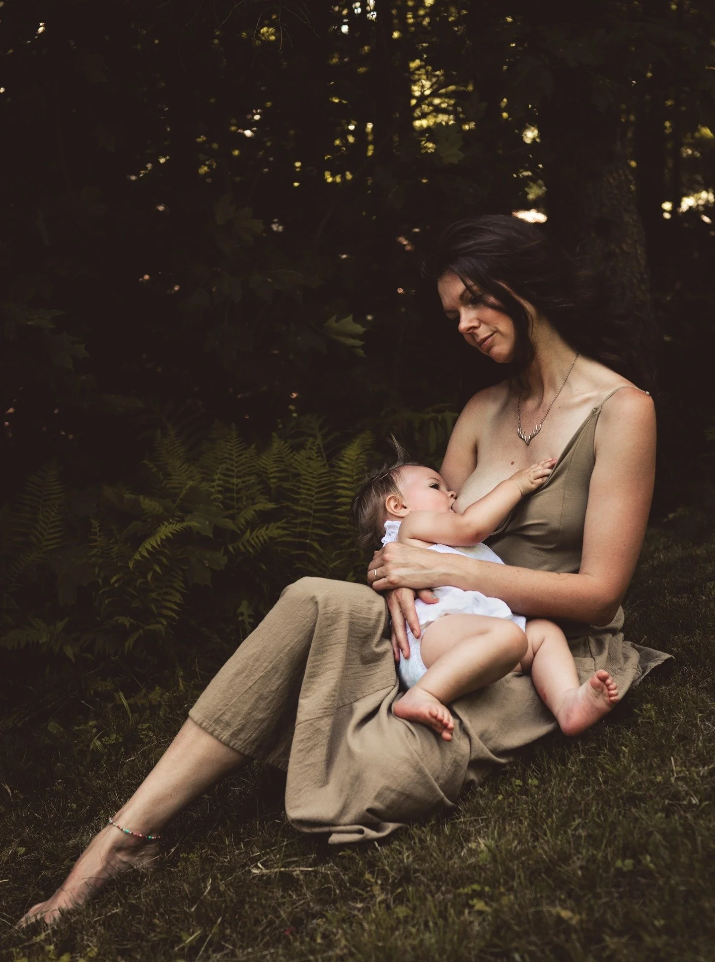I was so honoured to photograph Marigold&rsquo;s first birthday with my beautiful friend Caitlin. I have been lucky to witness and capture moments of both her children growing, and it is always such a joy. These small, tender chapters of family life 