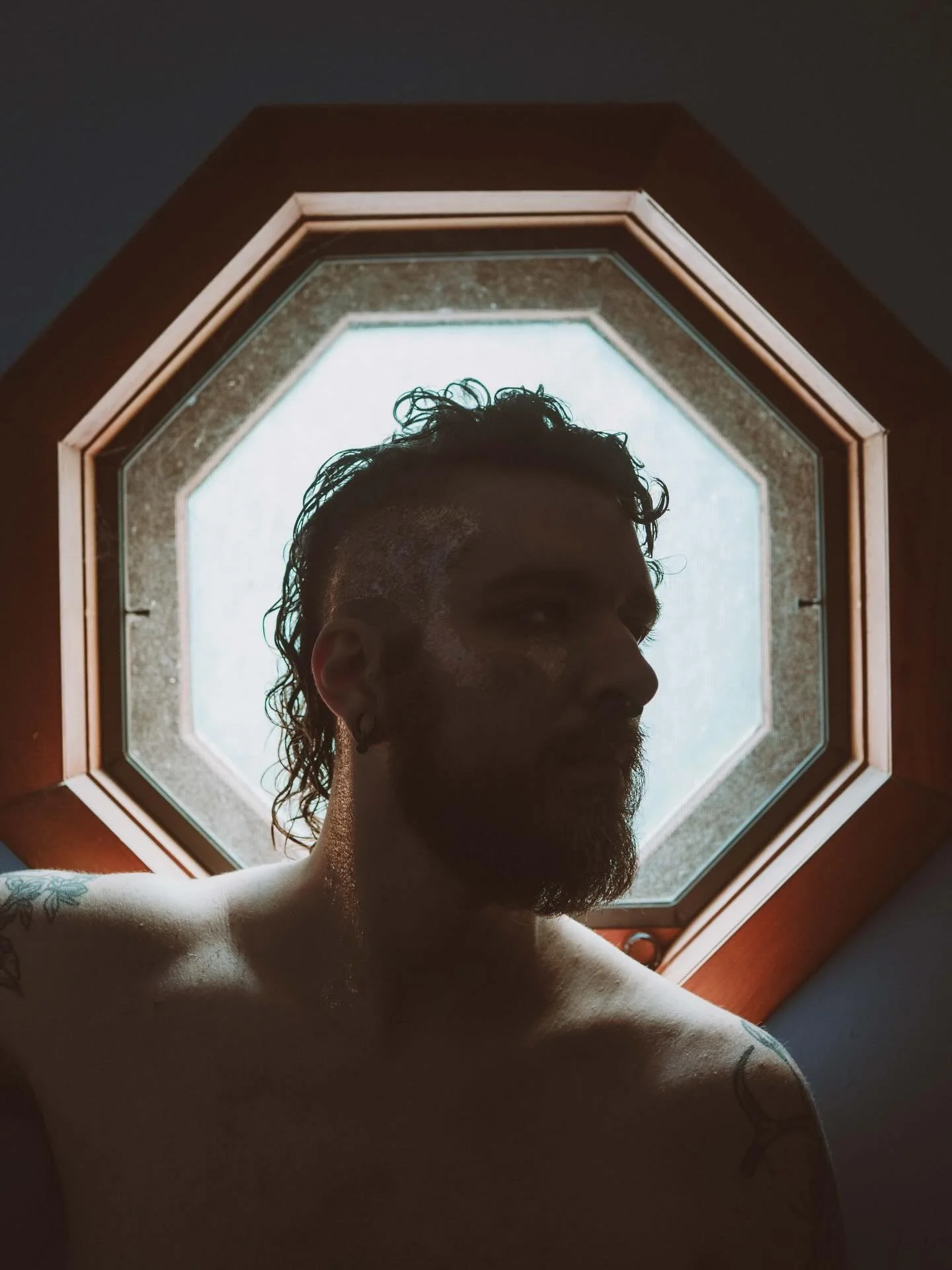 He&rsquo;s an icon&hellip;
.
#portraitphotography #portraitmood #montrealportraitphotographer