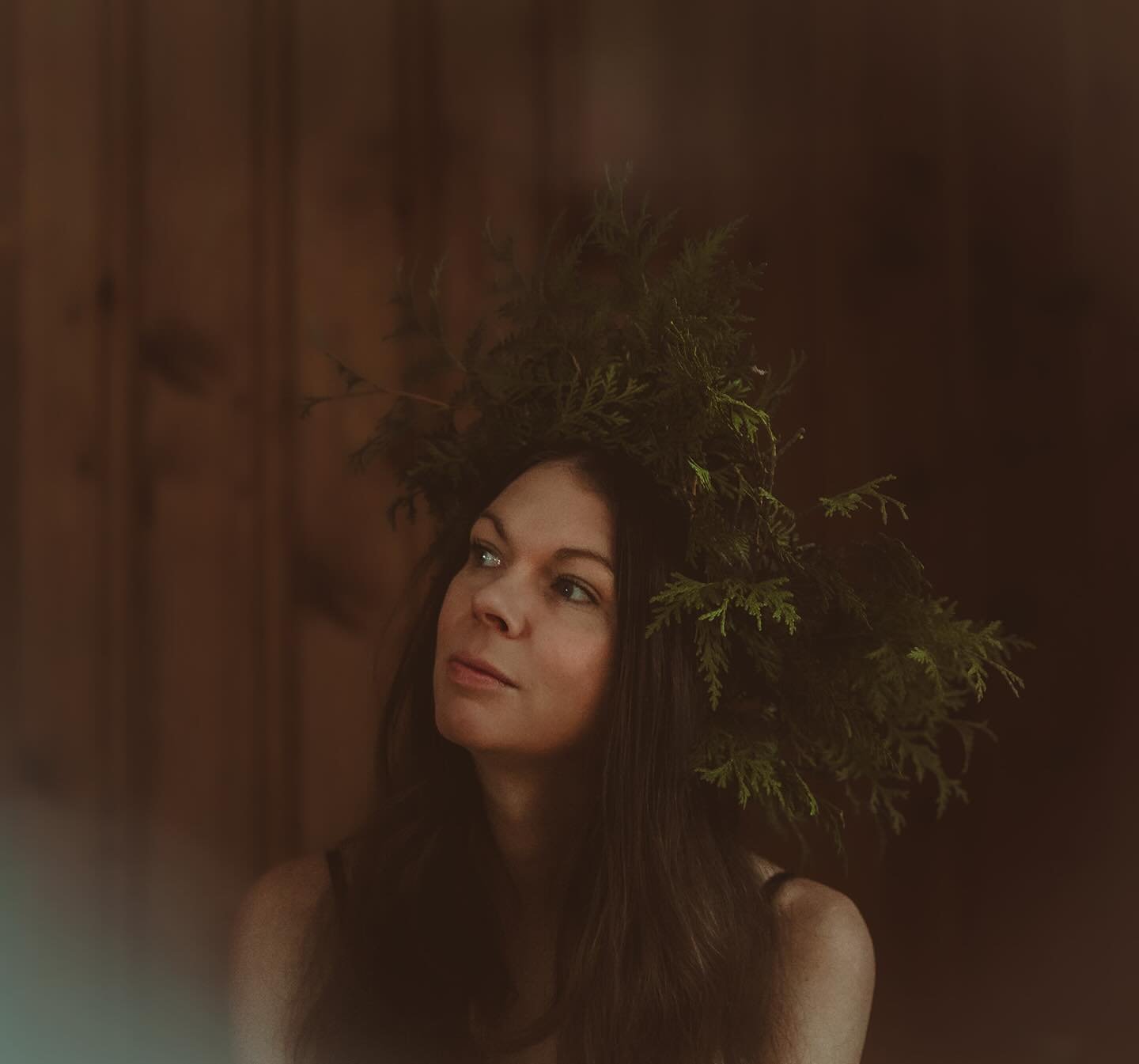 First shots - It felt fitting to make a forest crown for a person so attached to nature and holistic living. She sat on the living room steps as the kids ran loops around me to Christmas jingles. Big kid, little kid, puppy. Their warmth and chaos rad