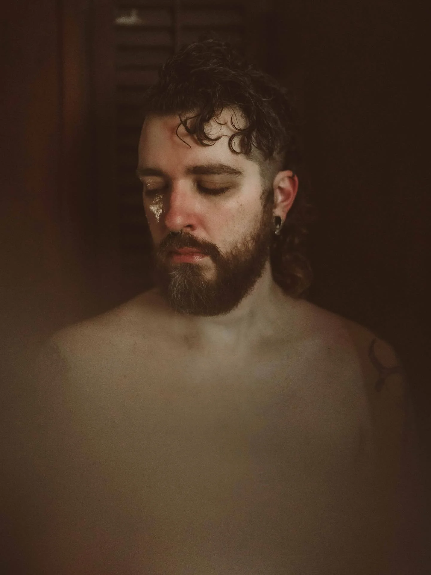 I don&rsquo;t photograph men very often, so getting to capture my guy like this felt really special. Slowing down and seeing him through the same lens I use for everyone else reminded me how much beauty there is in the everyday moments we share. It w