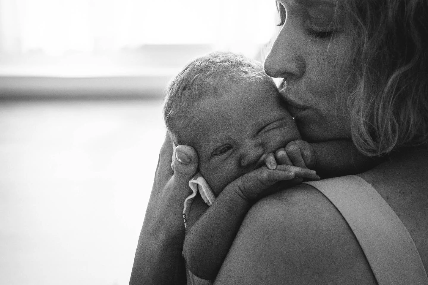 First moments at home. A little posed session for getting to know you.
#familyphotoshoot #newborn #welcometotheworldbabyboy #montrealphotographer
