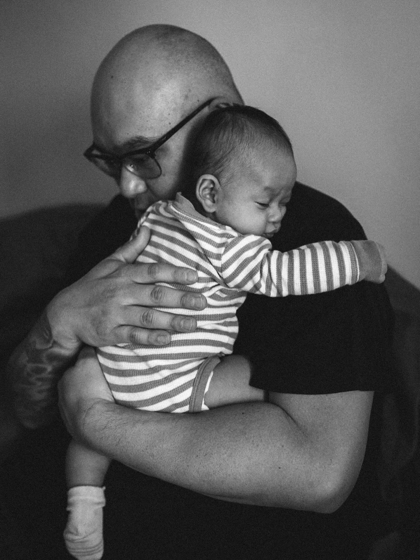 &hearts;️
#truelove #fatherhood #familysessionphotographer #mtlphotographer #homephotography