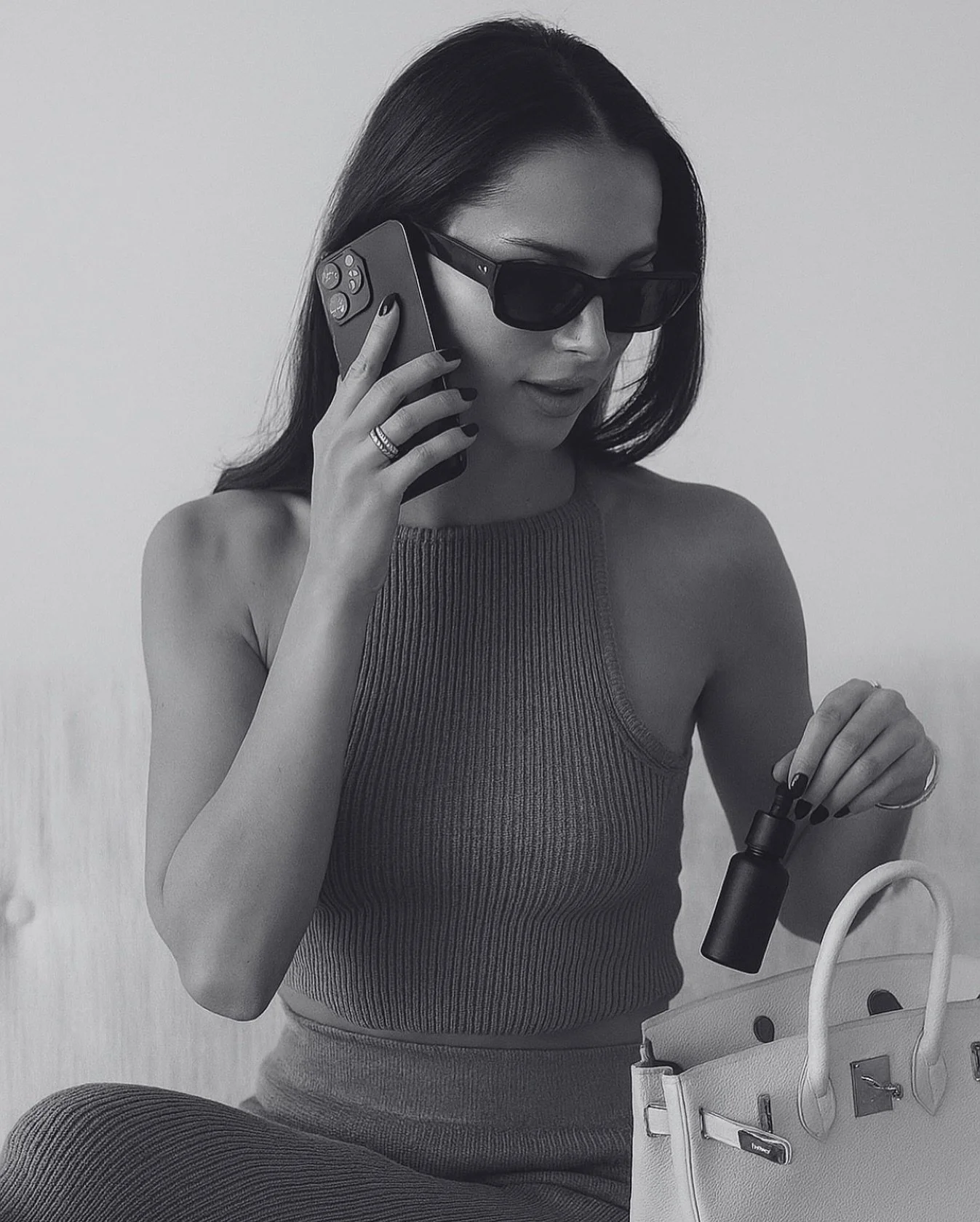 Your skin is calling you...
To glow deeper and nourish from within.

#Bedeuza #Biohacking