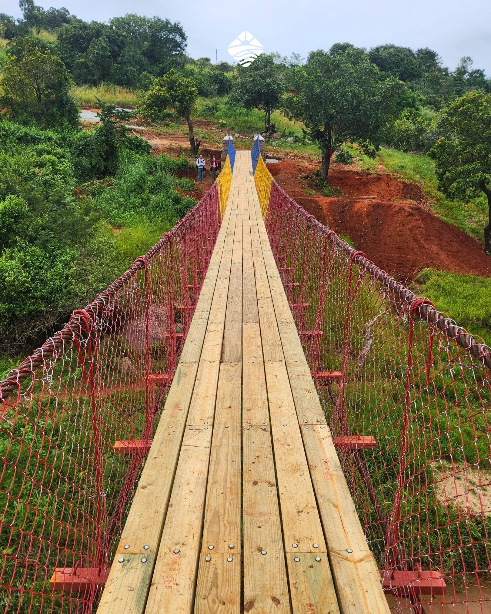 #PostcardsFromABridge: 

Kabodali (Nkhaba), Eswatini 🇸🇿

Built in 2024, this beautiful 83-meter suspended bridge now brings access, opportunity, and connection to over 2,500 people in the surrounding communities. Special thanks to our volunteers fr