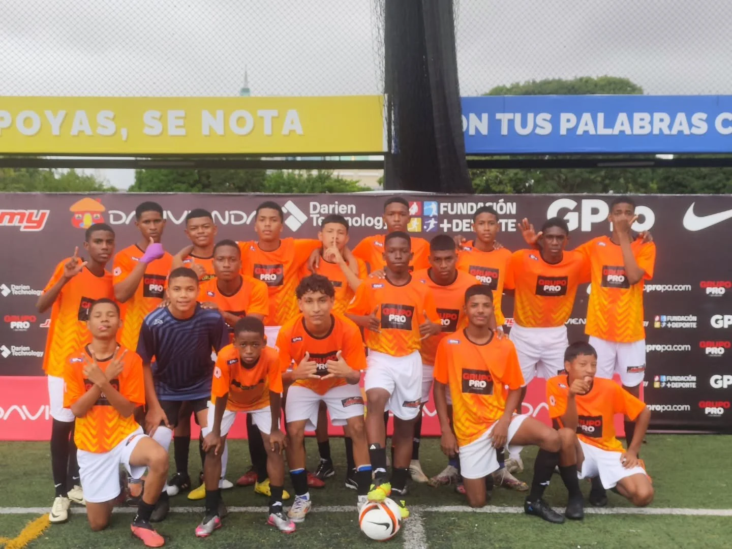 📸 Resumen de la Jornada 2 y 3 U16 &ndash; @copaprofutbol ⚽️

Jornada 2: Gran presentaci&oacute;n de nuestro equipo ante @fcumecit , donde el trabajo en conjunto y la entrega de cada jugador se reflejaron en el marcador. 💪
Con goles de Samuel (1) y 