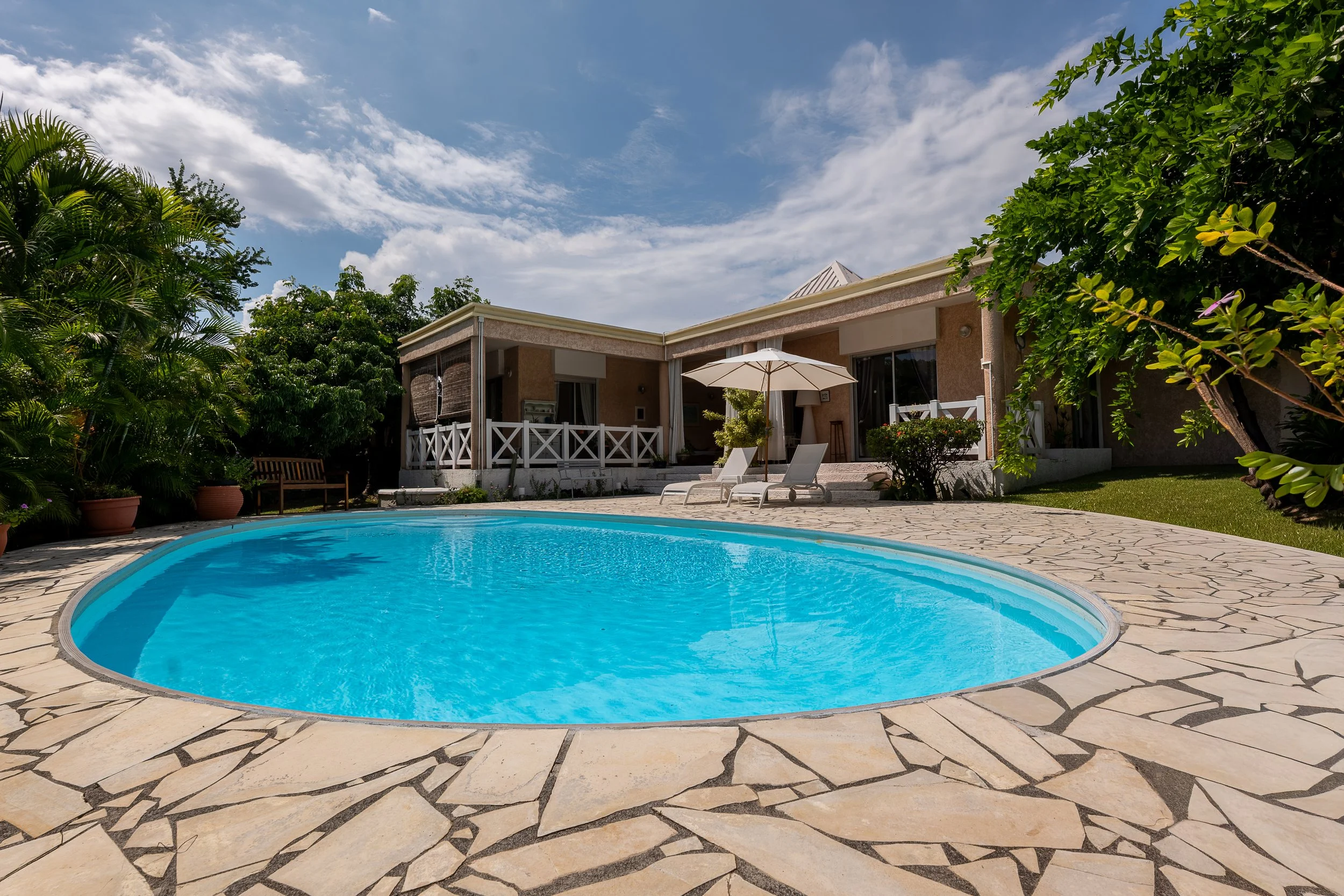 Villa tropicale avec piscine