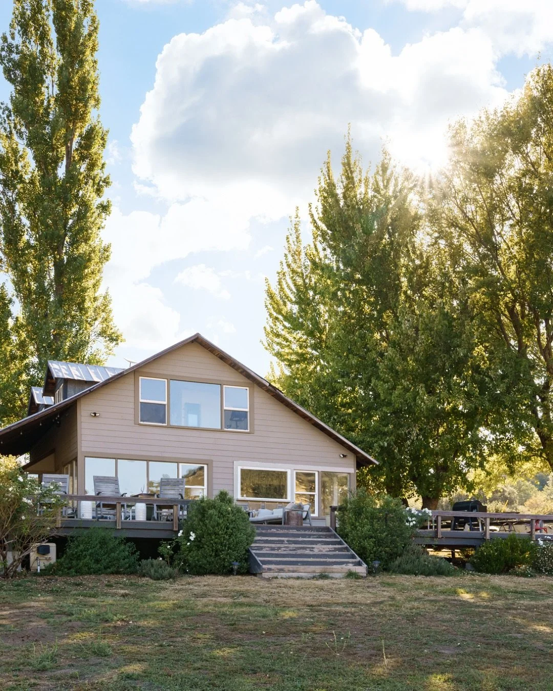 Summer in Julian = warm days, blue skies, porch coffee, and golden-hour everything.

Come slow down at Bailey Creek.

Link in bio to reserve your stay!

#BaileyCreekRanch #JulianCA #SummerInJulian #PorchTime #MountainViews
