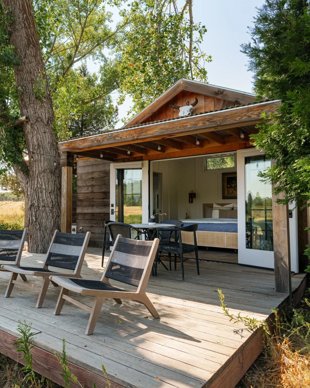 Bring the crew&mdash;three stays, one ranch: Main House, Pondside Studio, and our Silver Suite (Airstream). Room for up to 14 with space to spread out.

Grab your holiday weekend before it&rsquo;s gone.

#GroupGetaway #Friendsgiving #FamilyWeekend #B