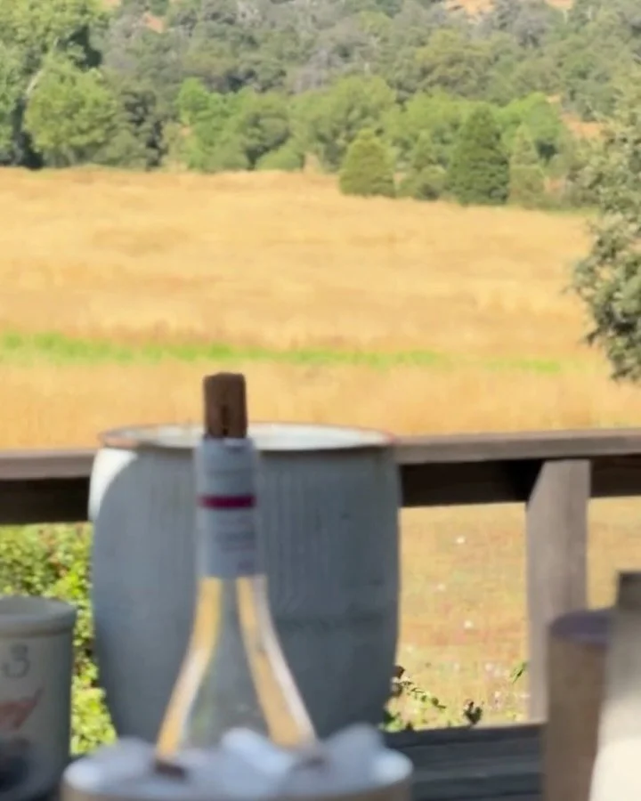 December dates just hit the board&mdash;porch mornings, jacuzzi steam, starrier nights. 

Grab your weekend before it&rsquo;s gone.

Book direct for best rates.

#juliancalifornia #mountaingetaway #christmasinthemountains