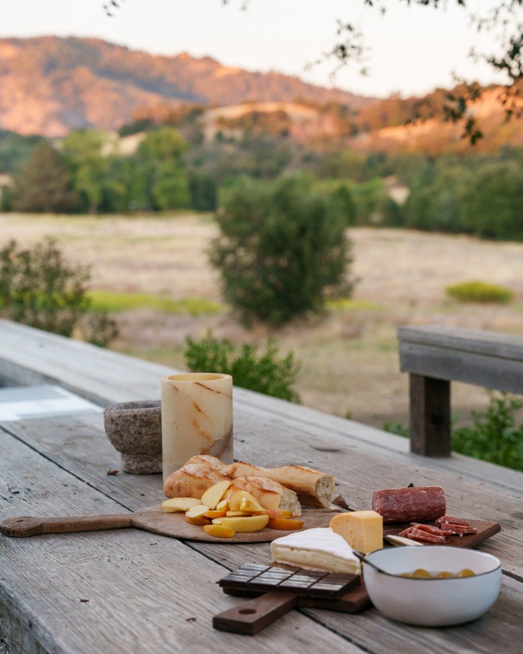 Who are you gathering with this year? ✨

Saturday nights on the ranch are meant for long dinners on the deck, wine under the stars, and stories shared around the fire.

As we head toward spring, our calendar for larger group stays is filling up fast.